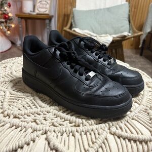 Nike Men's black Air Force ones 8.5